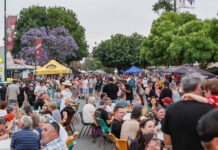 Heat brings Barossans to the street